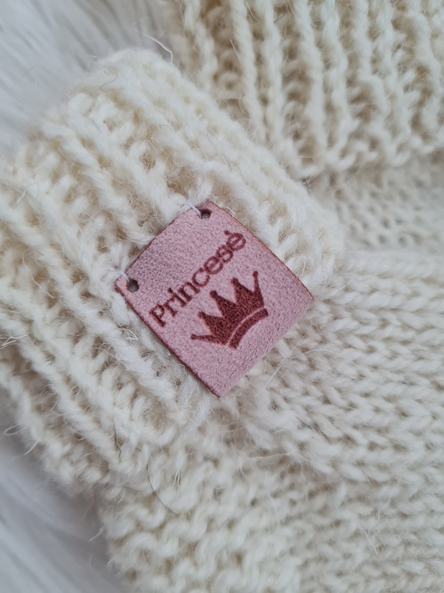 Storesnės vilnos kojinytės 10 cm