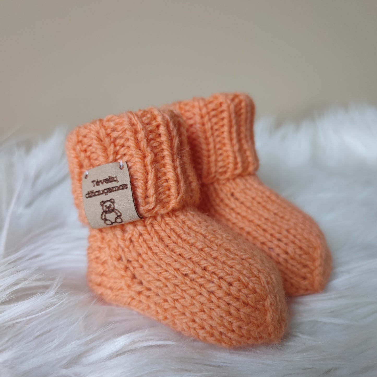 Orandžinės spalvos kojinytės 10 cm