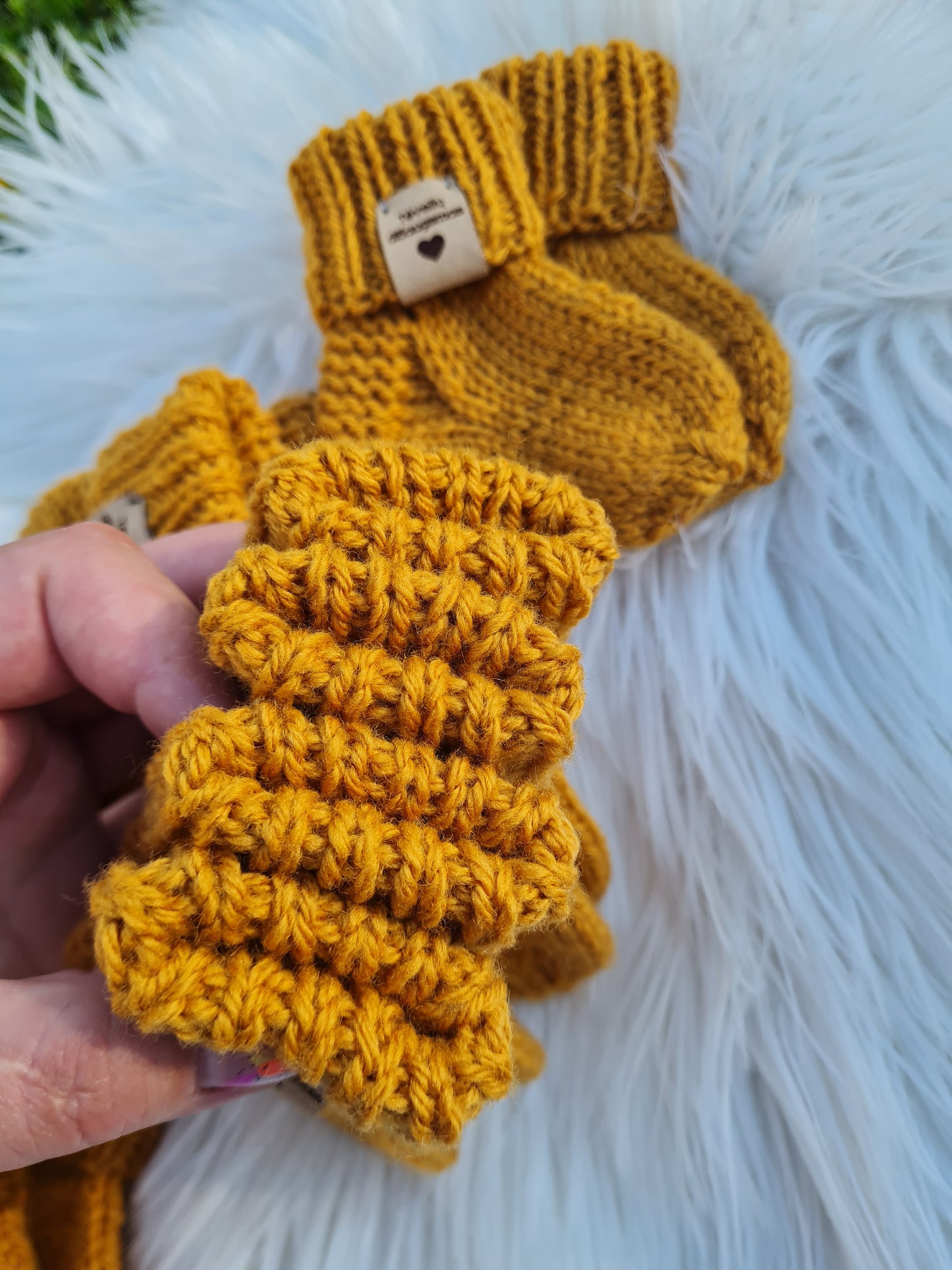 Minkštintos vilnos kojinytės 9 cm