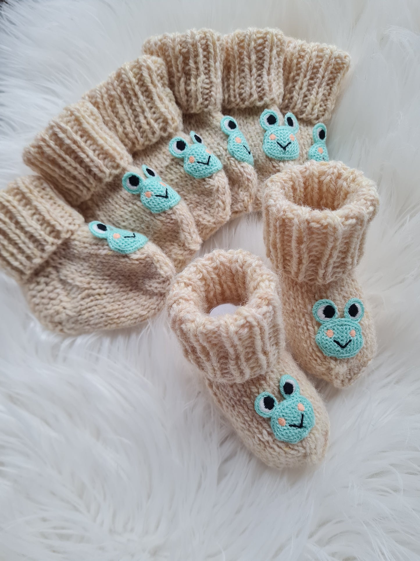 Vilnonės kojinytės 10 cm