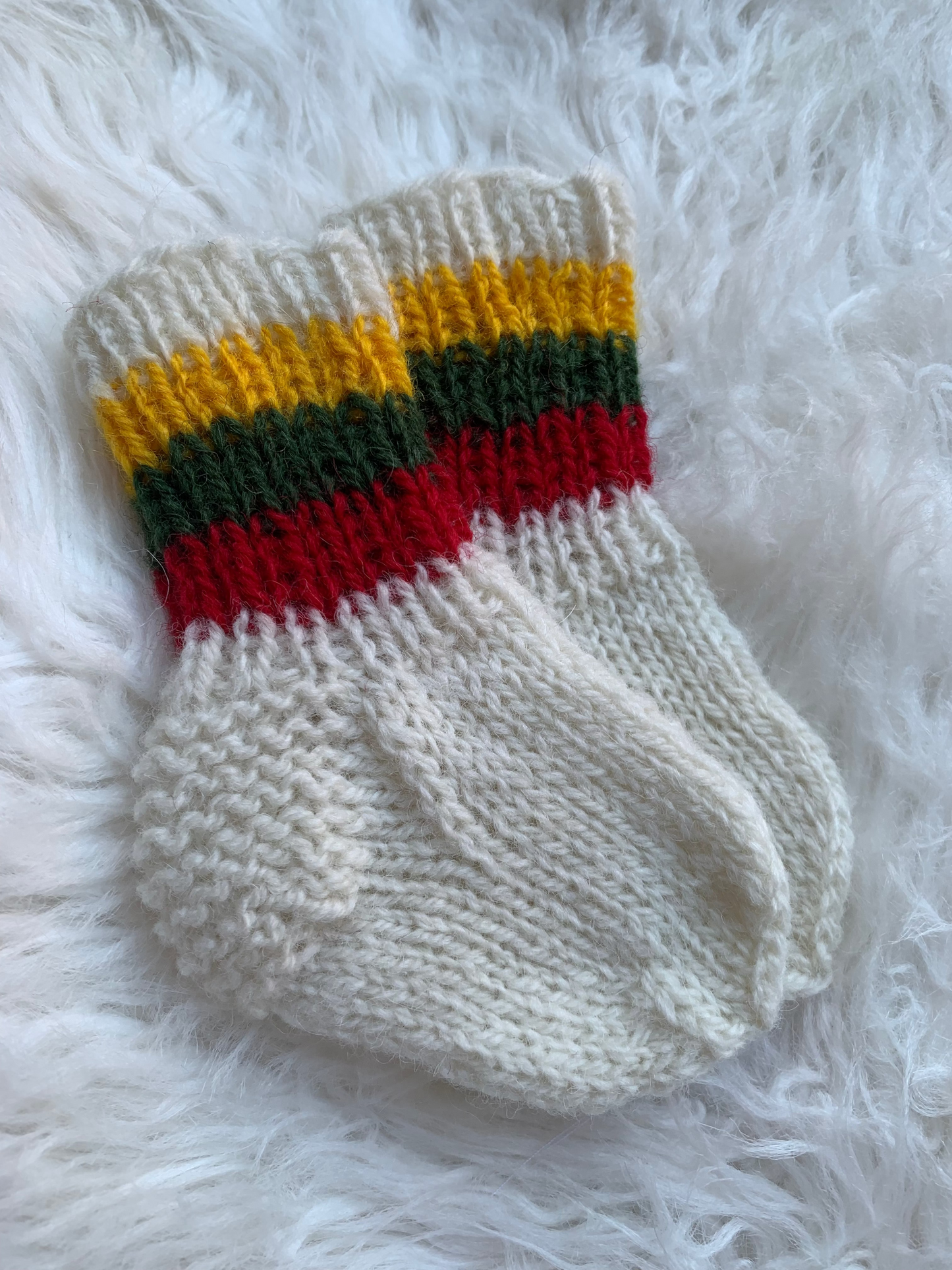 Neutralios kojinytės naujagimiui 9 cm "Lietuva"