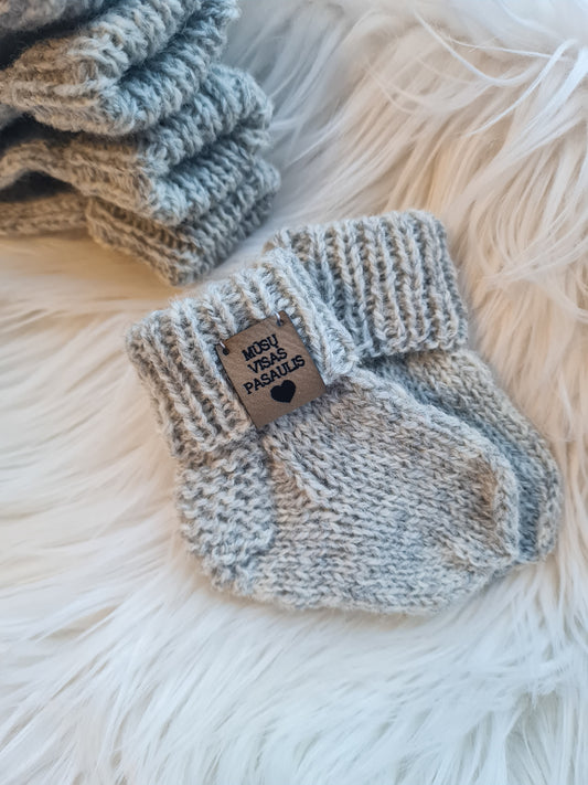 Neutralios kojinytės naujagimiui