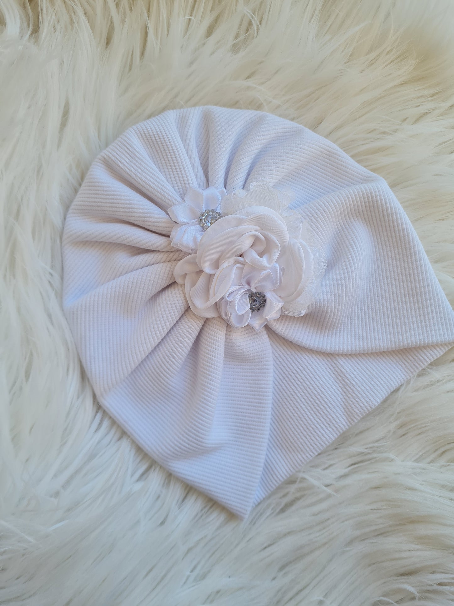 Rankų darbo turbanas 38 cm