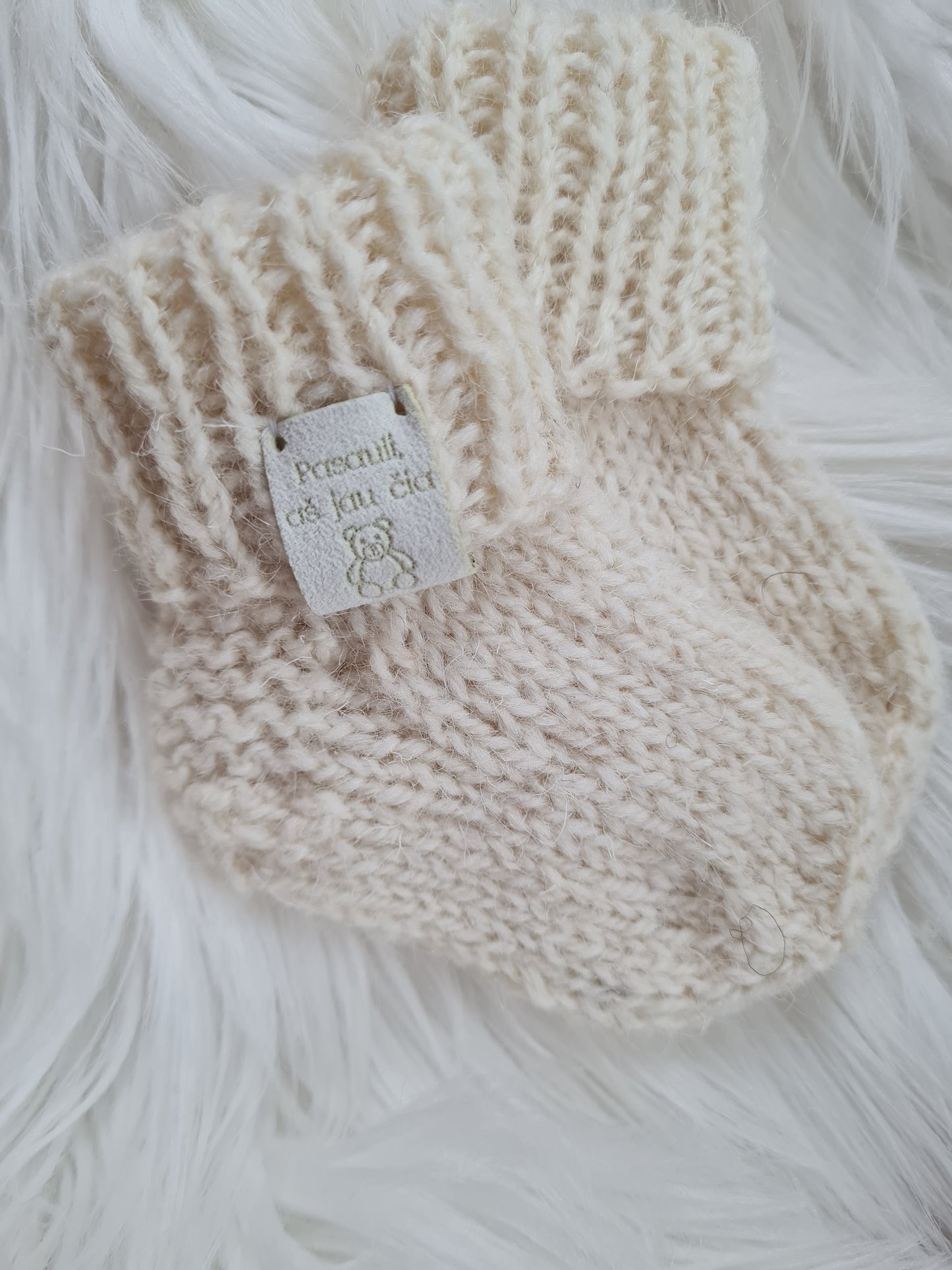 Storesnės vilnos kojinytės 10 cm