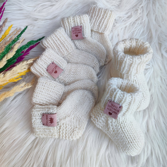 Vilnonės kojinytės naujagimei 9 cm