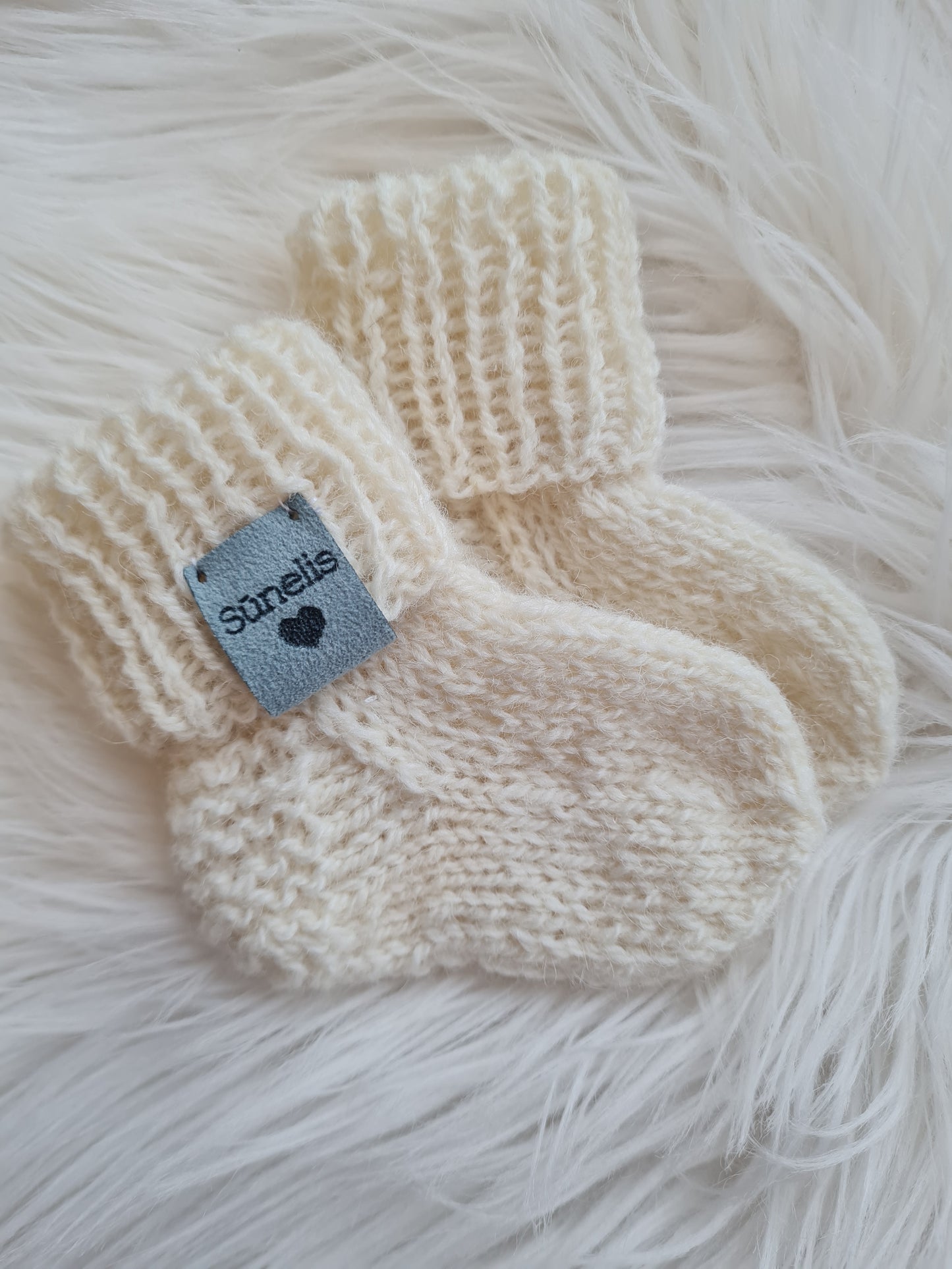 Avies vilnos kojinytės naujagimiui